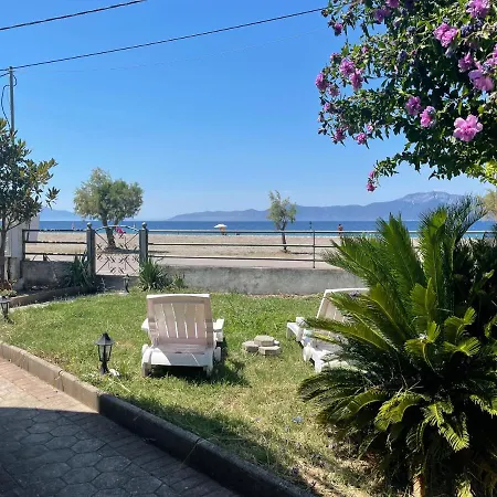 Apartment Atelie γιούλη *